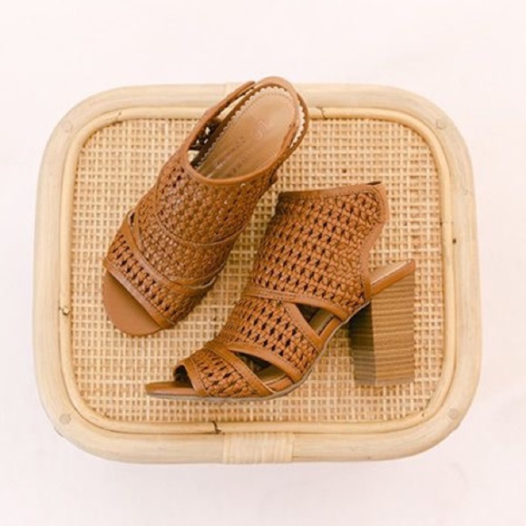 LC Lauren Conrad braided heeled ankle boots cognac - Picture 3 of 4